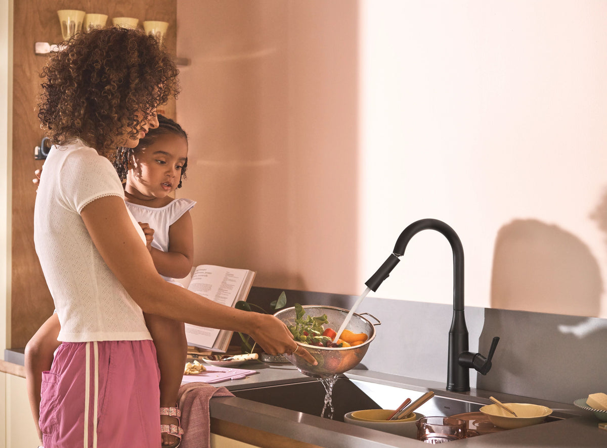 SwivelControl™ Kitchen Faucets