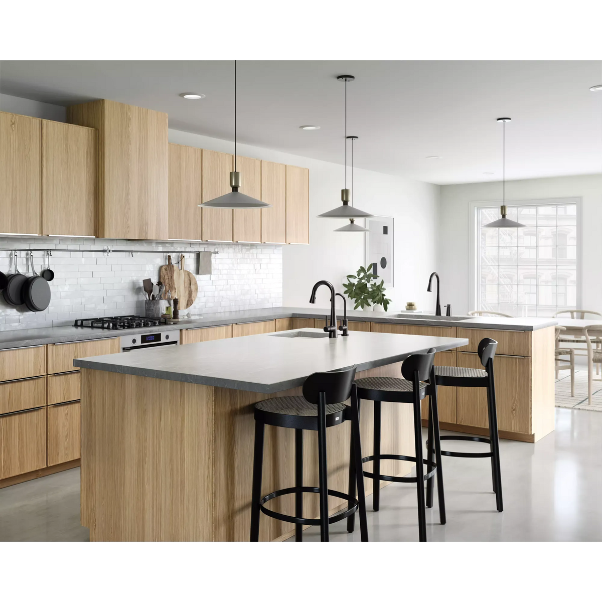 7664BLS - Black Stainless