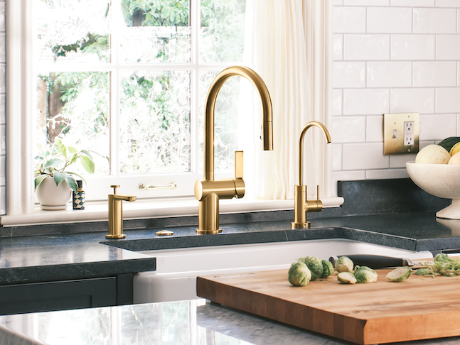 Cia Kitchen Sink Faucet and Accessories