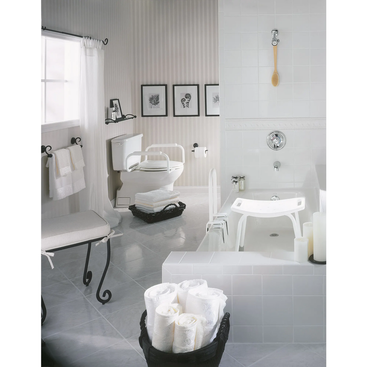 DN7015 - White